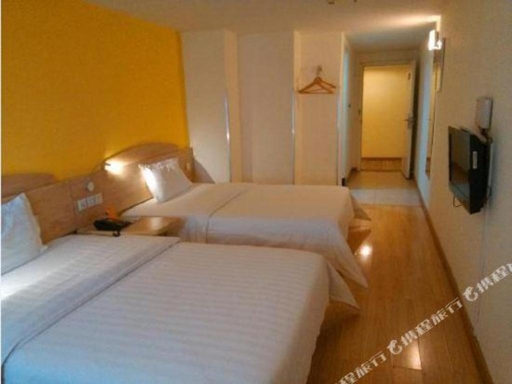 7 Days Inn Luzhou Commercial Pedestrian Street Center Exterior foto