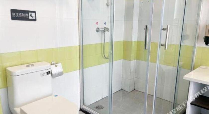 7 Days Inn Luzhou Commercial Pedestrian Street Center Exterior foto